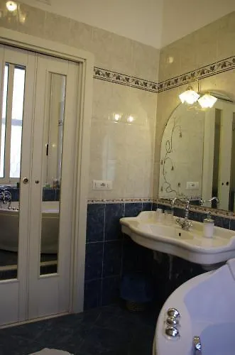 Tucci'S Roma Guest House