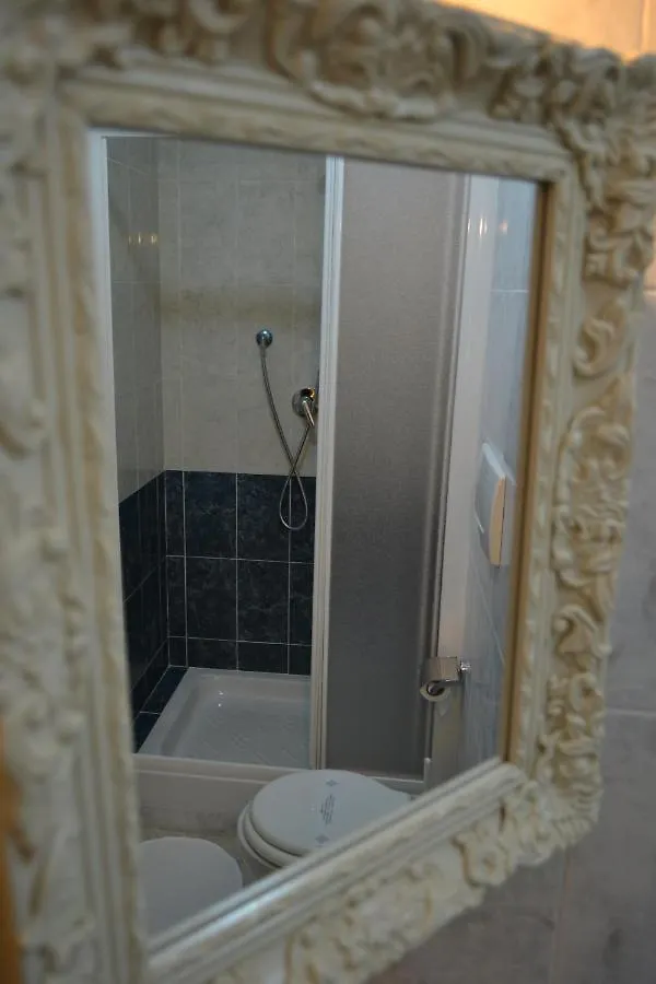 Tucci'S Roma Guest House Řím